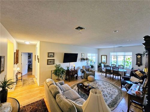 2127 Bermuda Village Dr, Advance, NC, 27006 | Card Image