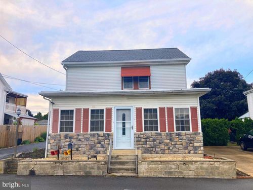 2113 Water St, LEBANON, PA, 17046-1843 | Card Image