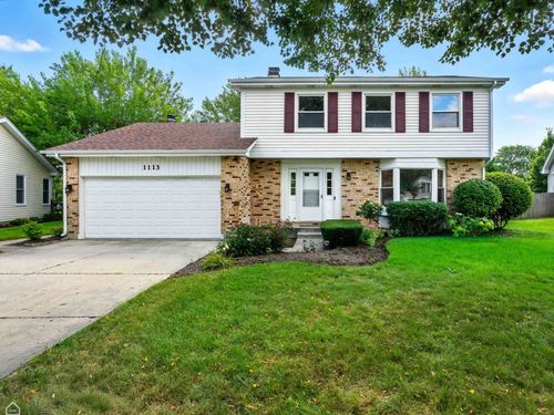 1113 Lockwood Dr, Buffalo Grove, IL, 60089-1182 | Card Image