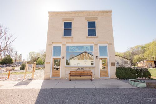 4183 N Meridian St, King Hill, ID, 83633-3468 | Card Image