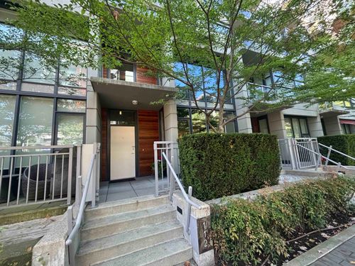 112 W 1st Ave, Vancouver, BC, V5Y0H4 | Card Image