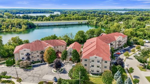 unit-1115-5134861 Wisconsin Ave, Okauchee, WI, 53069-9766 | Card Image