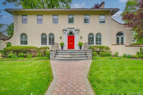 560 Pelhamdale Ave, Pelham, NY, 10803-2236 | Card Image