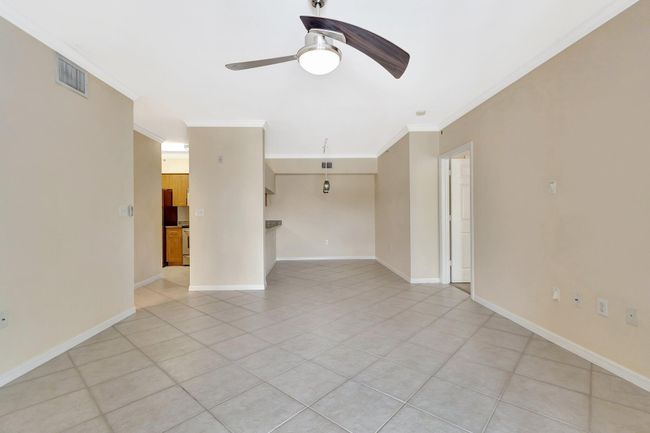 APT-302 - 6510 Emerald Dunes Dr, Condo with 2 bedrooms, 2 bathrooms and null parking in West Palm Beach FL | Image 21
