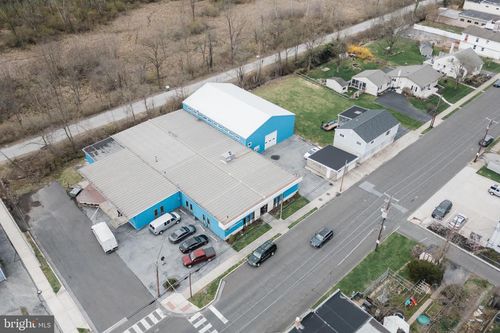 400 Front St, Hellertown, PA, 18055-1708 | Card Image