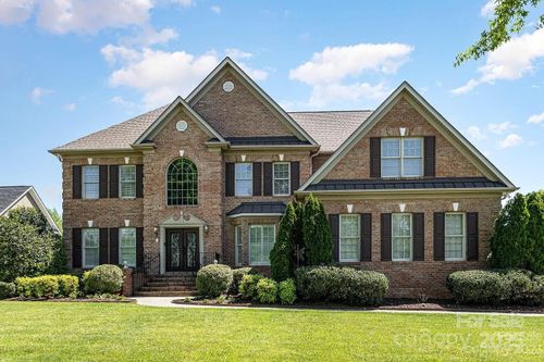 9008 Skipaway Dr, Waxhaw, NC, 28173-6662 | Card Image