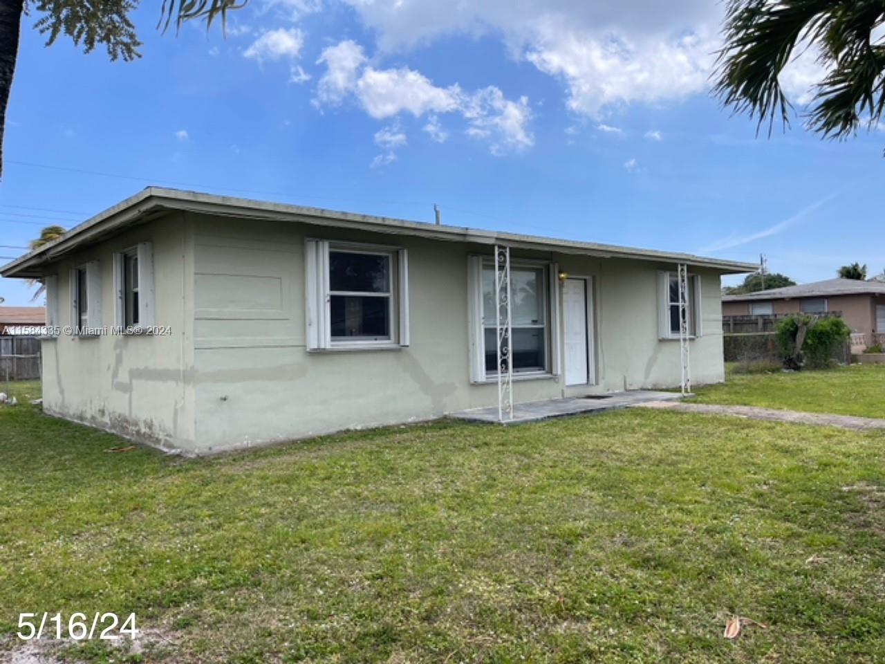 35th Ave, West Park, FL 33023