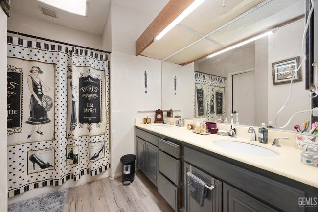 APT-5 - 3301 Columbus St, Condo with 3 bedrooms, 2 bathrooms and null parking in Bakersfield CA | Image 18