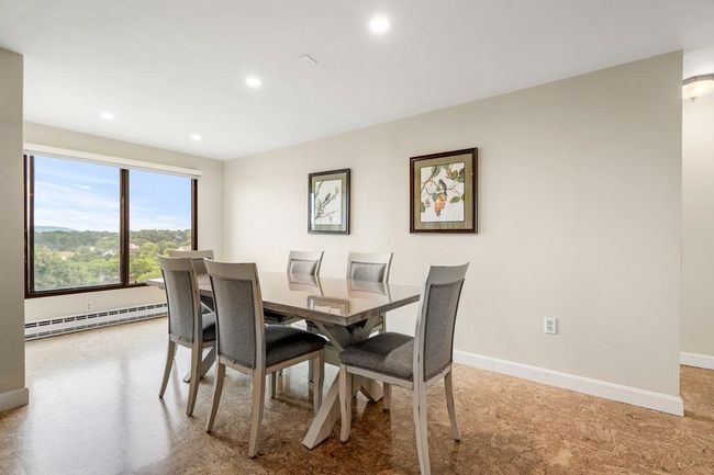 APT-8C - 55 River Rd, Condo with 2 bedrooms, 2 bathrooms and null parking in Manchester NH | Image 7