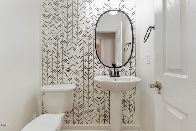 Half Bathroom | Image 18