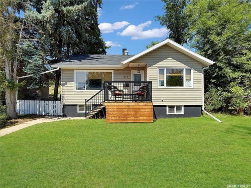 577 Rutherford St, Swift Current, SK, S9H3X8 | Card Image