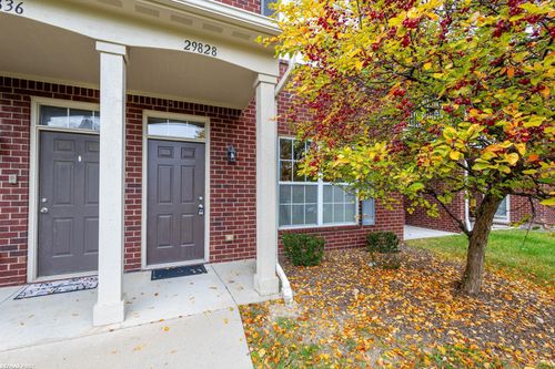 29828 Fox Run Cir, Warren, MI, 48092 | Card Image
