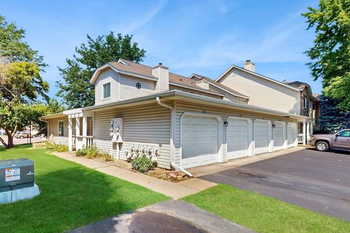 unit-101-4130 3rd St Ne, Columbia Heights, MN, 55421-4615 | Card Image