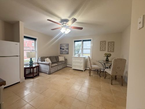 apt-3-51 Franklin St, New London, CT, 06320-5947 | Card Image