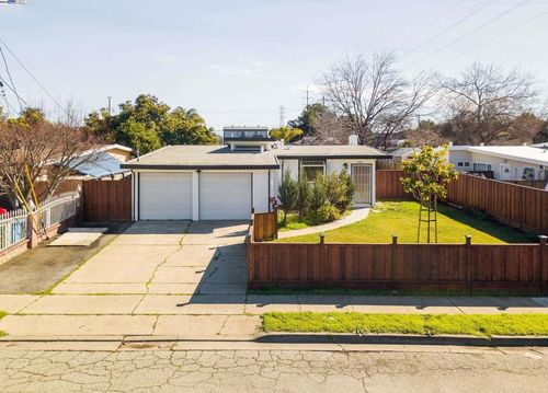 2720 Fordham St, East Palo Alto, CA, 94303-1208 | Card Image