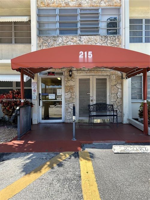 apt-106b-215 Se 3rd Ave, Hallandale Beach, FL, 33009-5638 | Card Image