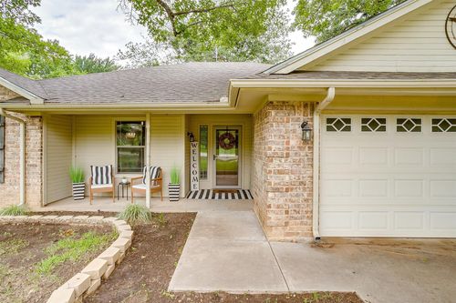115 Pleasant Oaks Ln, Springtown, TX, 76082-2650 | Card Image