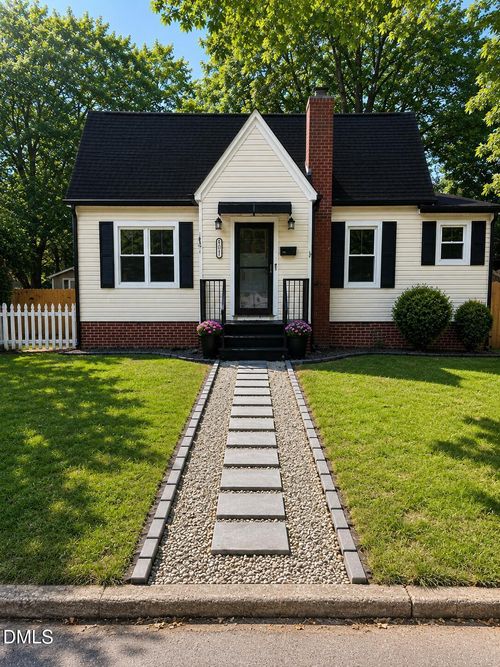 401 Banks St, Graham, NC, 27253-2905 | Card Image