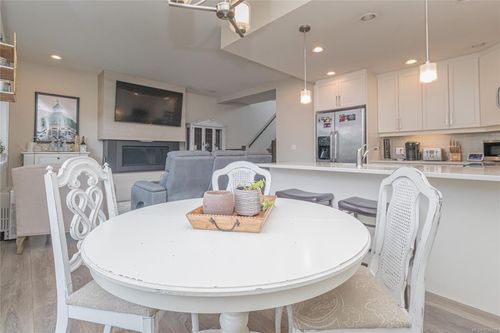 109-1021 Springboard Pl, Victoria, BC, V9B3E2 | Card Image