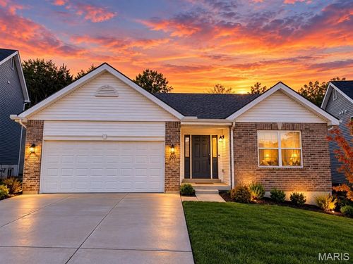 3135 White Pine Dr, Imperial, MO, 63052-3014 | Card Image