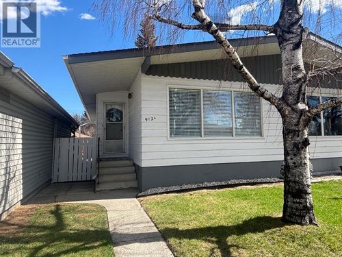 912 18 St Ne, Calgary, AB, T2E4V7 | Card Image