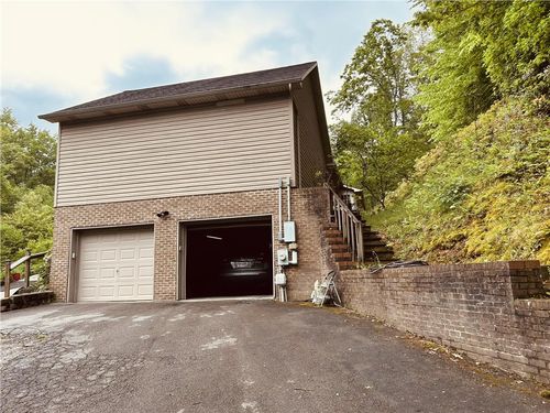1012 Ridgeview Dr, Big Stone Gap, VA, 24219-3370 | Card Image