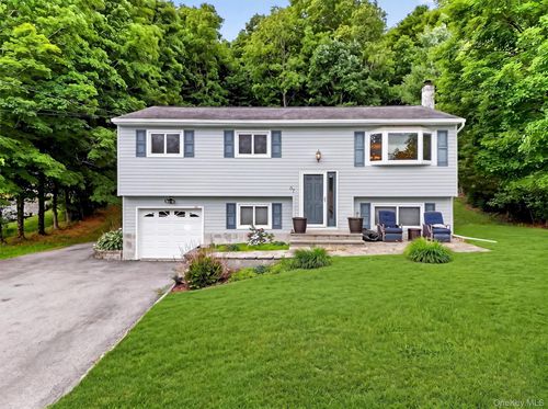 37 Surrey Rd, Chester, NY, 10918-1123 | Card Image