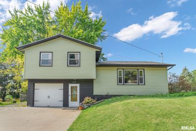 330 Walnut Street, House other with 4 bedrooms, 2 bathrooms and null parking in Le Claire IA | Image 1