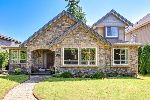 1318 160 St, Surrey, BC, V4A4W8 | Card Image