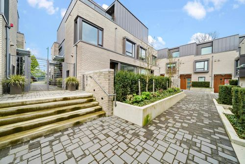 6816 Oak St, Vancouver, BC, V6P0K7 | Card Image