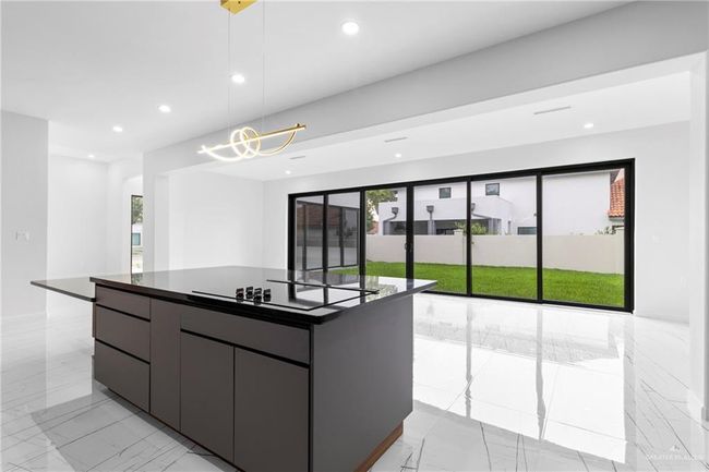 2228 S 45 Th St, House other with 3 bedrooms, 3 bathrooms and 2 parking in McAllen TX | Image 12