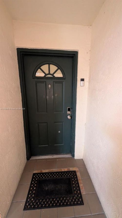apt-212-6292 Nw 186th St, Hialeah, FL, 33015-6051 | Card Image