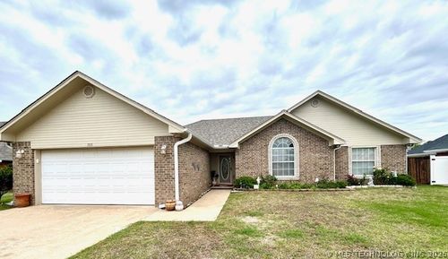 1915 6th Ave Nw, Ardmore, OK, 73401-2275 | Card Image