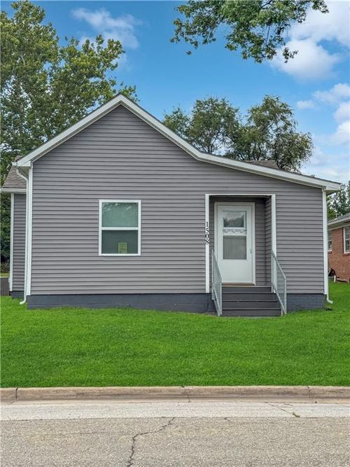 1508 Shelby St, Higginsville, MO, 64037-1326 | Card Image