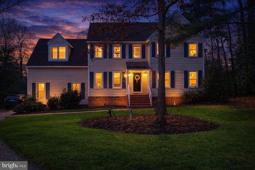 715 Sawdust Dr, MANAKIN SABOT, VA, 23103-3207 | Card Image