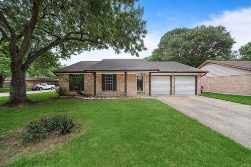 1617 Pecan Hollow St, Pearland, TX, 77581-5713 | Card Image