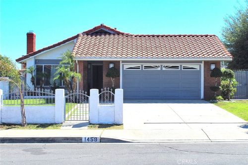 1459 W James St, Bloomington, CA, 92316-1335 | Card Image