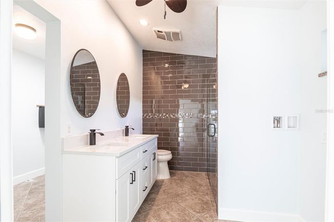 Master Bath | Image 11