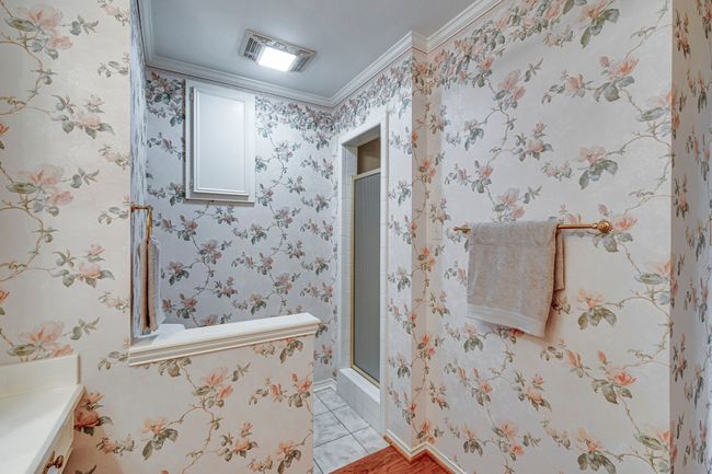 Hall bathroom with shower | Image 21