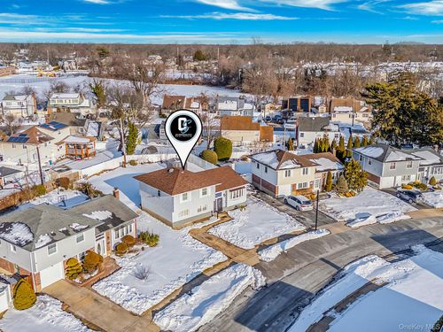 59 Ford Dr W, Massapequa, NY, 11758-3724 | Card Image