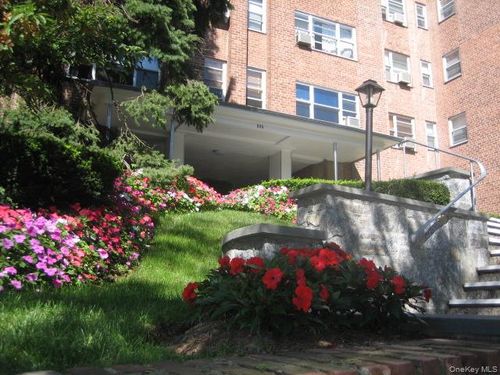 apt-d5e-235 Garth Rd, Scarsdale, NY, 10583-3994 | Card Image