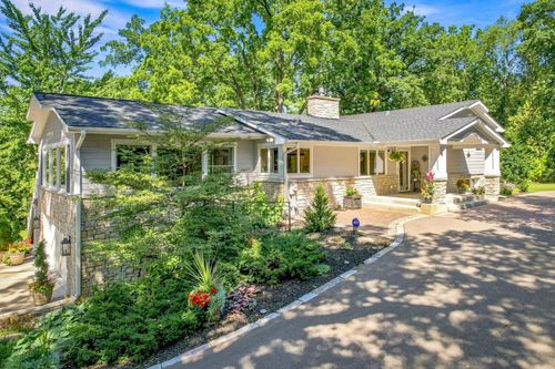 111 Teresa Dr, West Saint Paul, MN, 55118-3841 | Card Image
