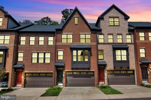 2820 Hokie Ln, ALEXANDRIA, VA, 22306-2355 | Card Image