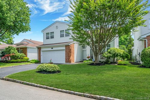 15 Hamlet Dr, Commack, NY, 11725-4433 | Card Image