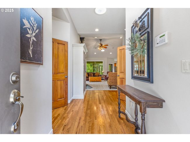 3460 Summers Ln Se, House other with 3 bedrooms, 3 bathrooms and 2 parking in Turner OR | Image 4