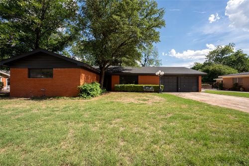 2073 River Oaks Cir, Abilene, TX, 79605-4816 | Card Image