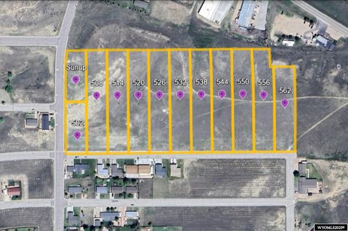 520 Emigrant Dr, Glenrock, WY, 82637-5131 | Card Image