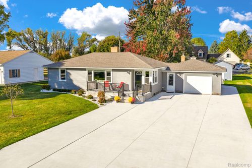 5548 Barmilvian Pkwy, Lexington, MI, 48450-8830 | Card Image