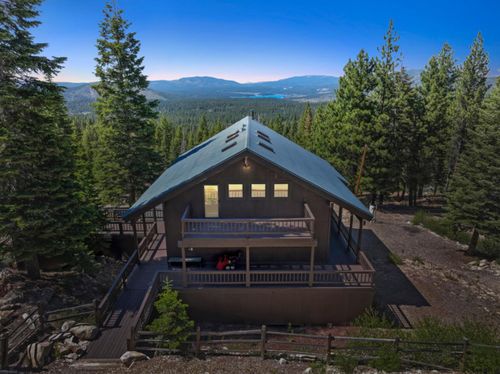 16746 Tewksbury Dr, Truckee, CA, 96161-1262 | Card Image