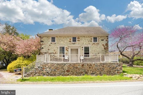734 N Chester Rd, West Chester, PA, 19380-6103 | Card Image